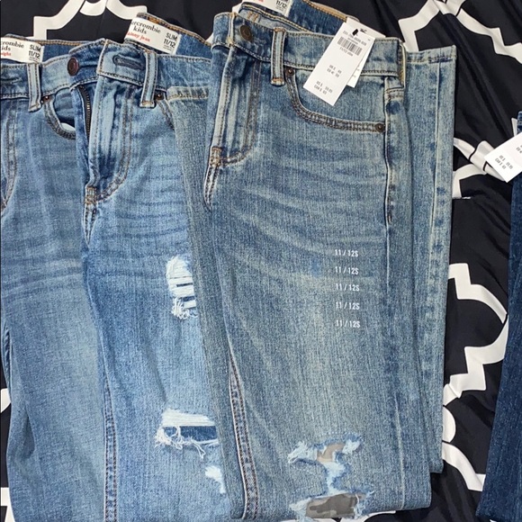 4 pair of Abercrombie Slim fit Jeans - Picture 4 of 7